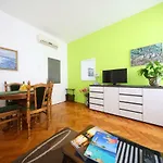 Apartment Mara *