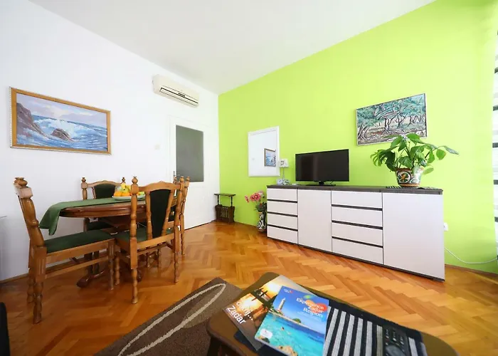 Apartament Mara *